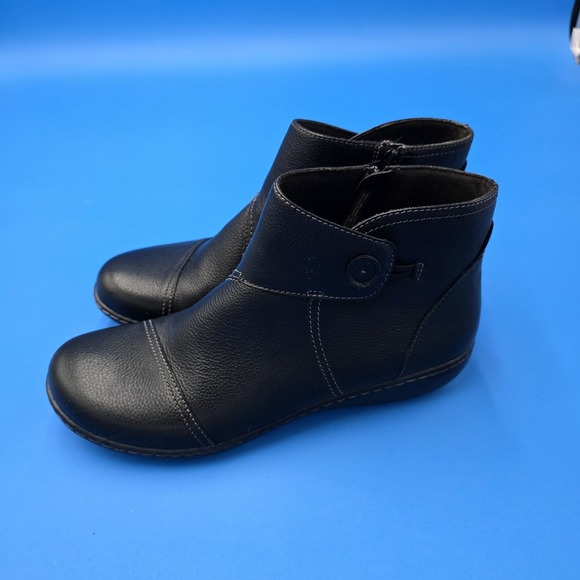 Clarks‎ Boots Womens 9.5 M Ashland Holly Casual Zip Ankle Bootie Black Leather - Picture 1 of 9